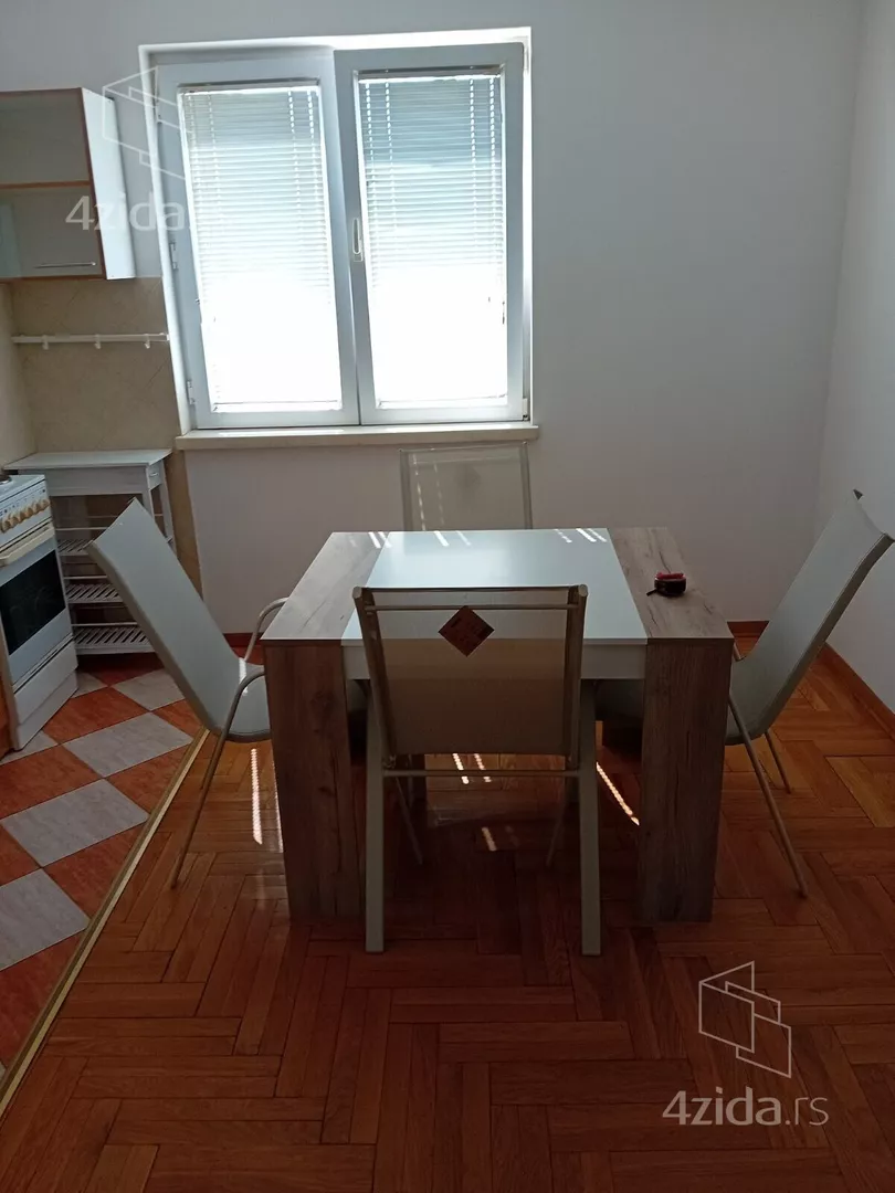 Troiposoban stan za izdavanje, Kaplara Babića 13, 450€, 70m² — 6