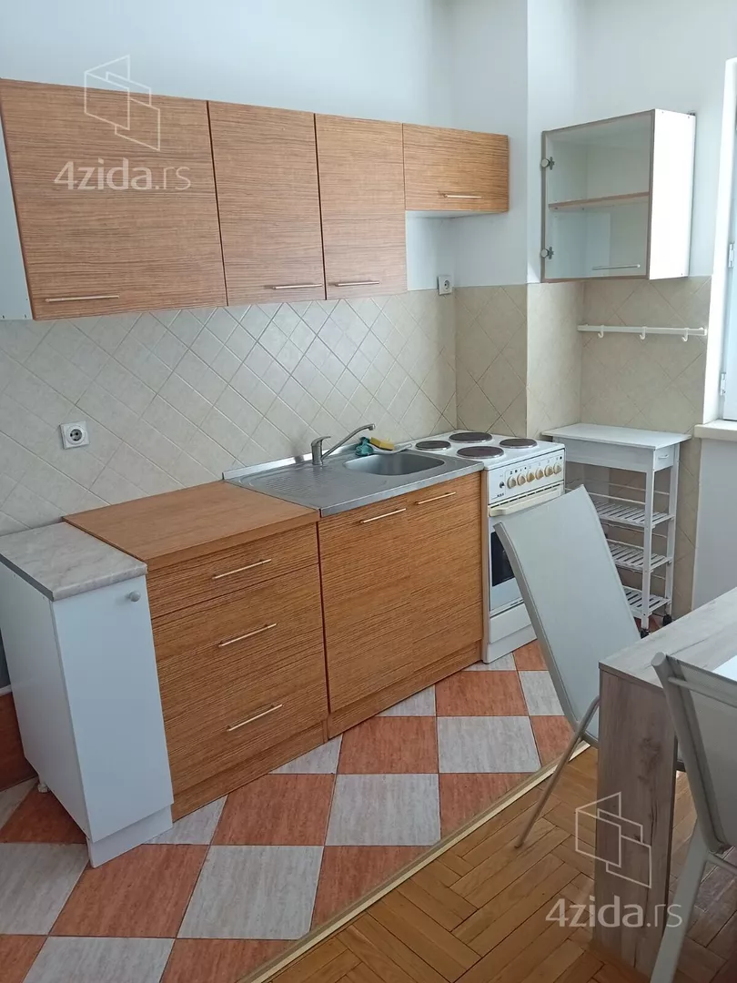 Troiposoban stan za izdavanje, Kaplara Babića 13, 450€, 70m² — 8