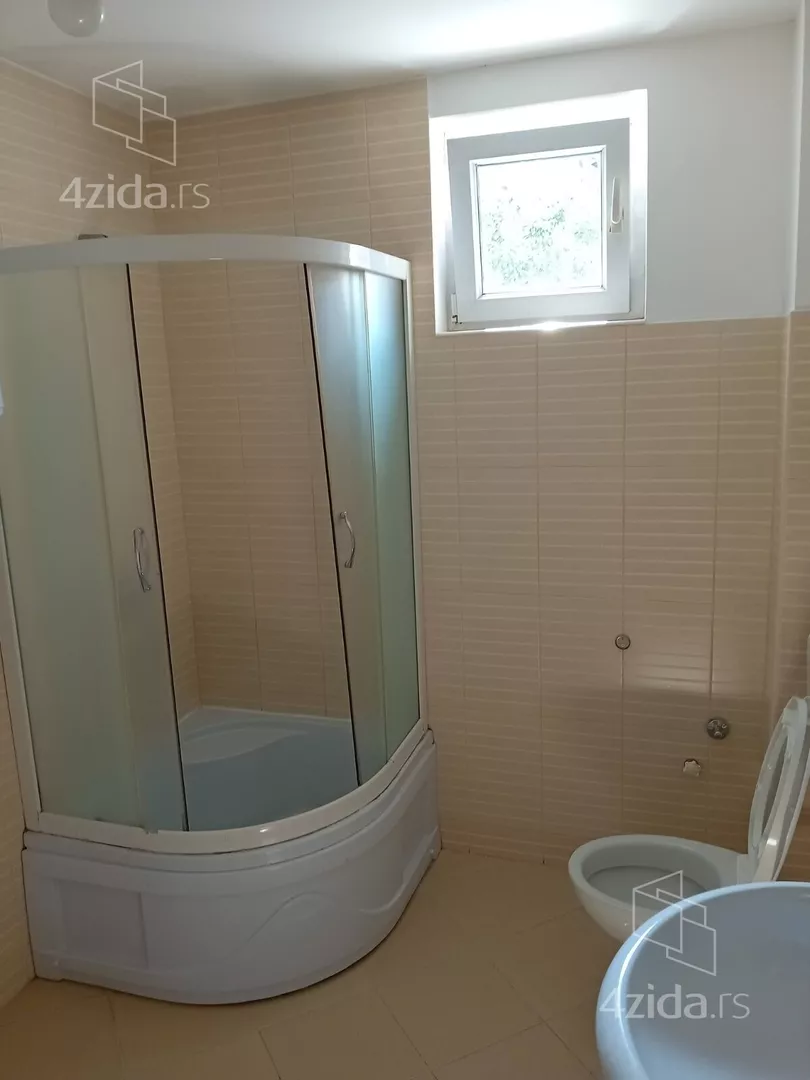 Troiposoban stan za izdavanje, Kaplara Babića 13, 450€, 70m² — 11