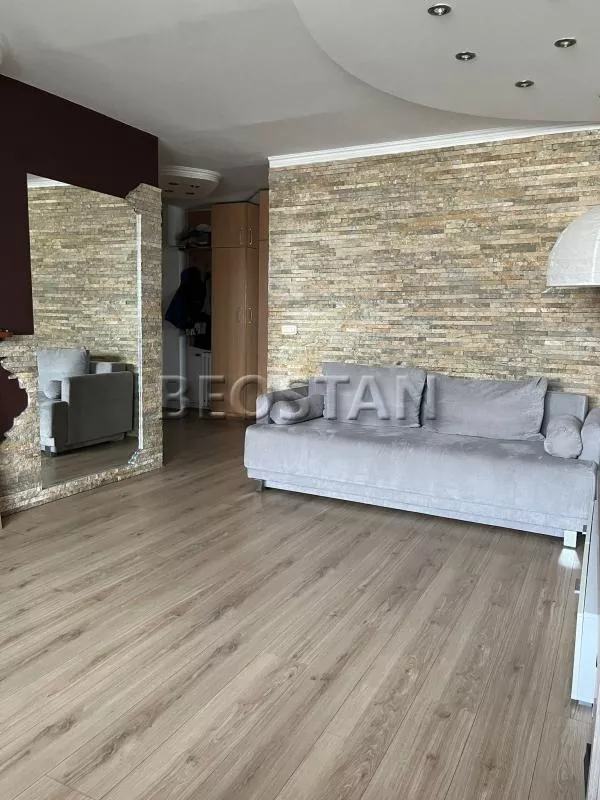 Troiposoban stan za izdavanje, Nehruova 81, 600€, 100m² — 3