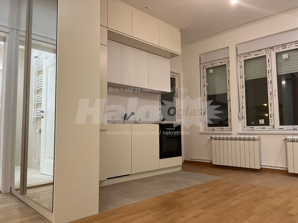 Trosoban kompletno renoviran na Karađorđevom trgu — 2