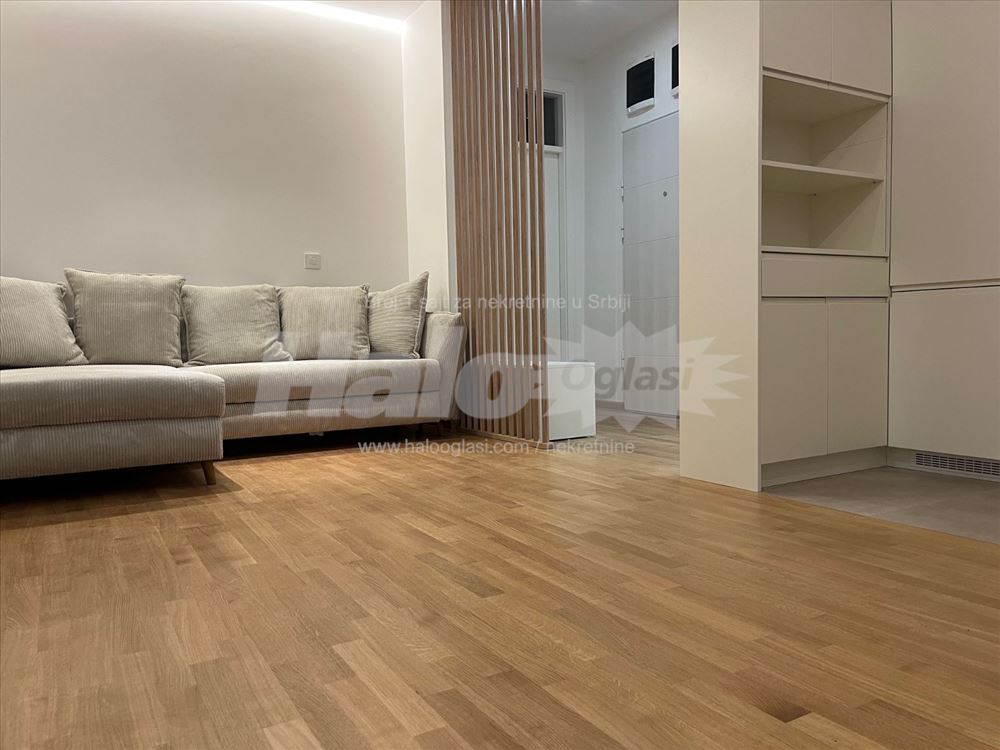 Trosoban kompletno renoviran na Karađorđevom trgu — 3
