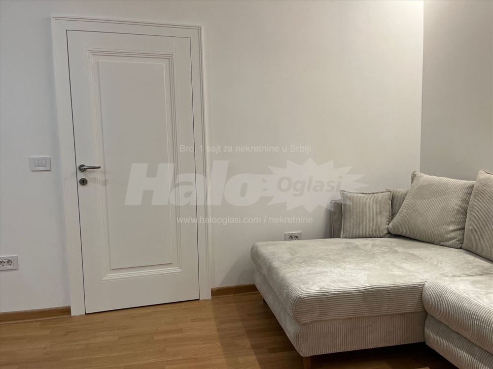 Trosoban kompletno renoviran na Karađorđevom trgu — 5