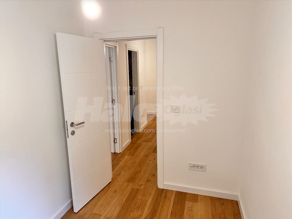 Trosoban Lux stan kod Vukovog spomenika — 13