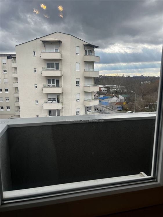 Trosoban namesten stan, 2 parkinga i ostava — 4