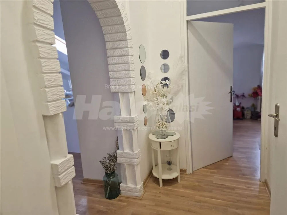 Trosoban stan 100m2 / po dogovoru — 8