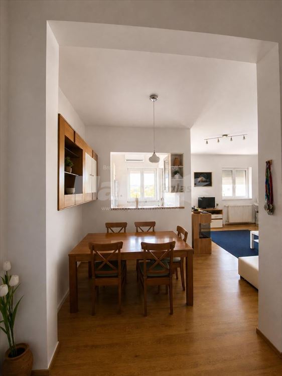 Trosoban stan 71 m² | Visoki plafoni | Uknjižen — 12