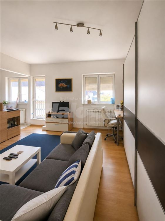 Trosoban stan 71 m² | Visoki plafoni | Uknjižen — 14