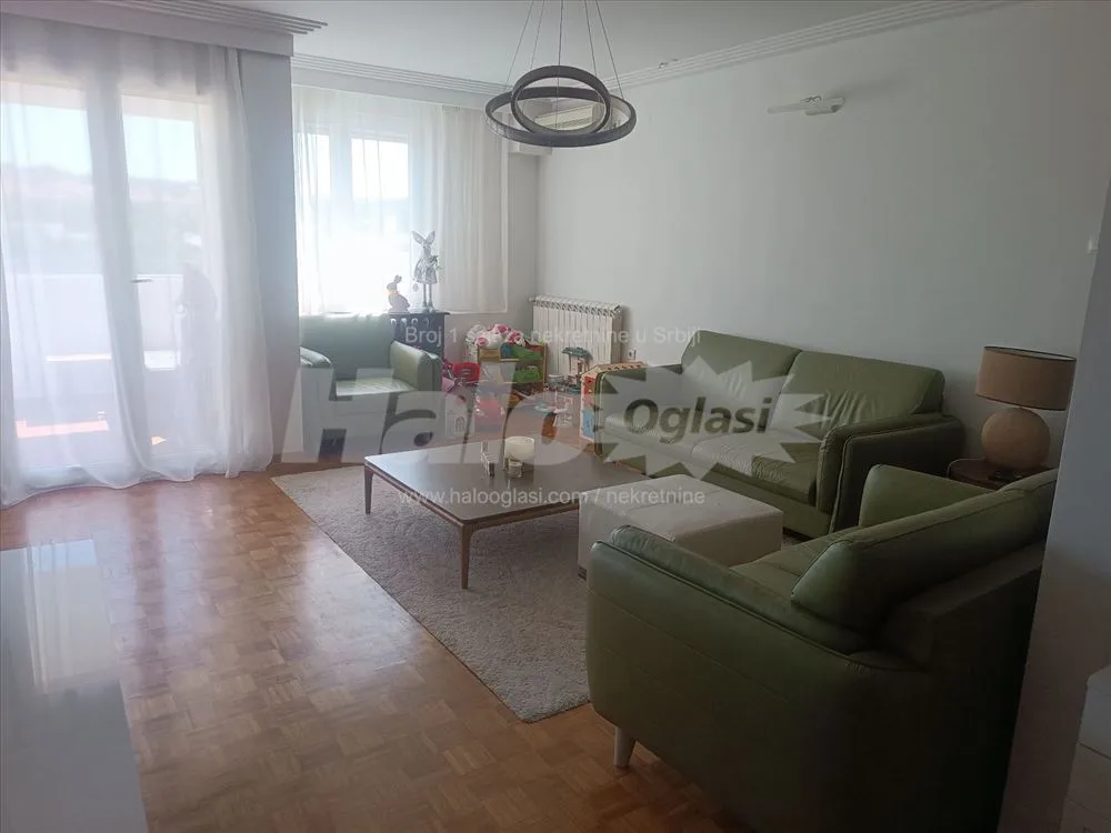 Trosoban stan 79m2 na Čukarici, Julino brdo — 2
