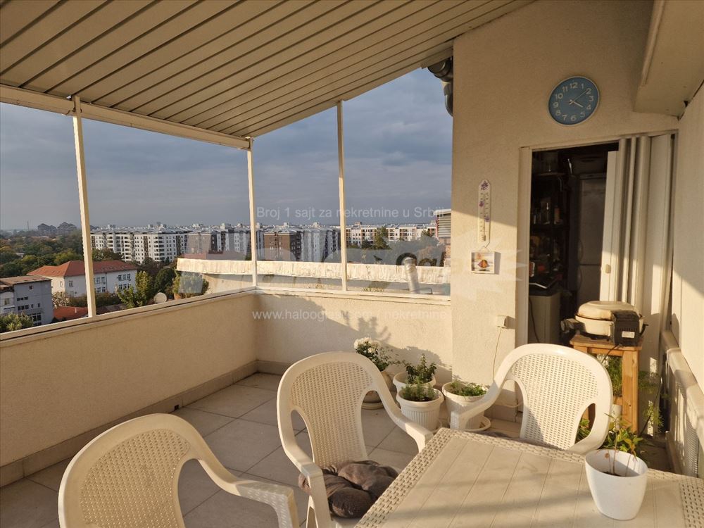 Trosoban stan 82 m2 sa terasom 20 m2 — 2