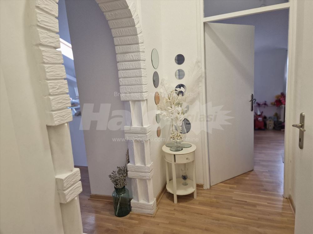 Trosoban stan 82 m2 sa terasom 20 m2 — 8