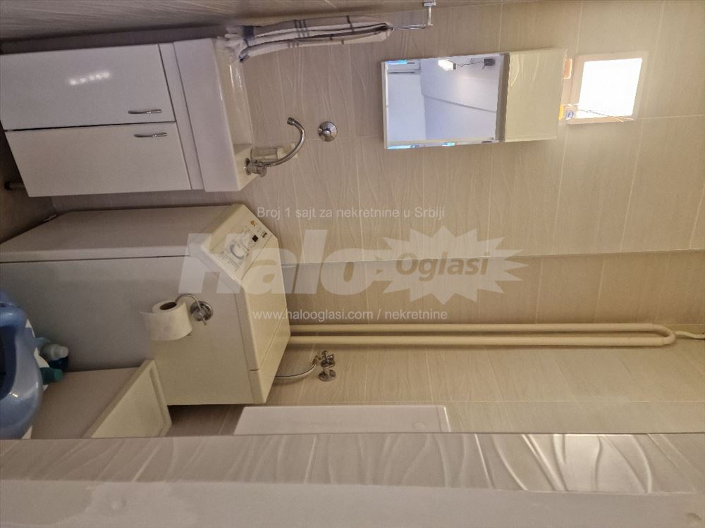 Trosoban stan 82 m2 sa terasom 20 m2 — 12