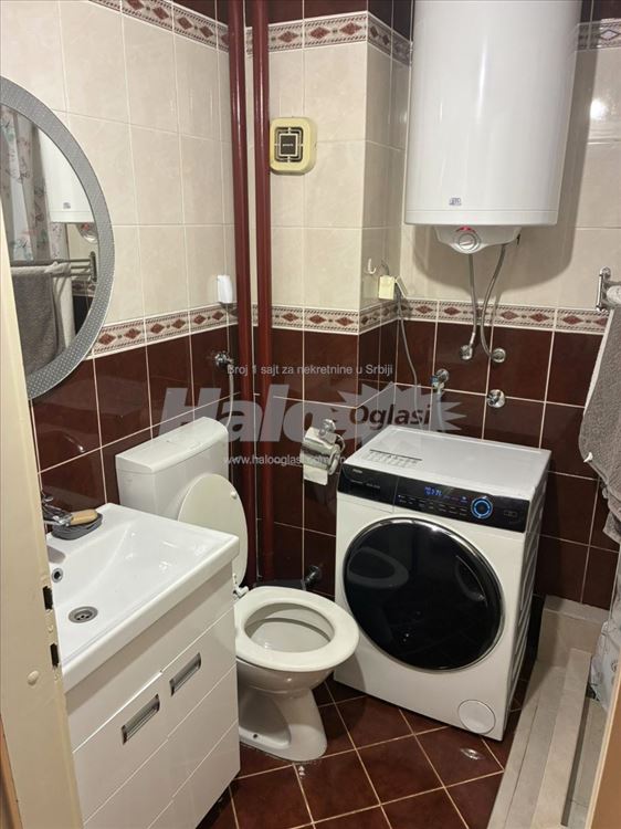 Trosoban stan Bežanijska kosa 1 — 4