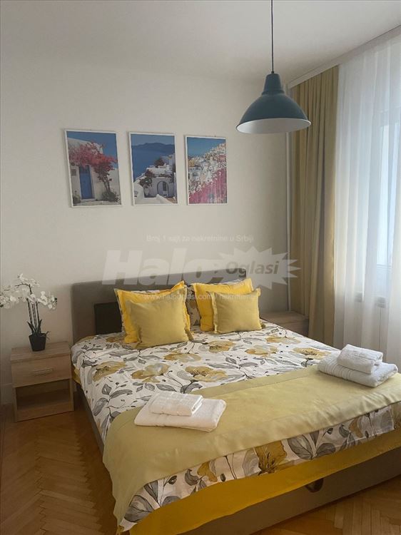Trosoban stan  centar Admirala Geprata — 3