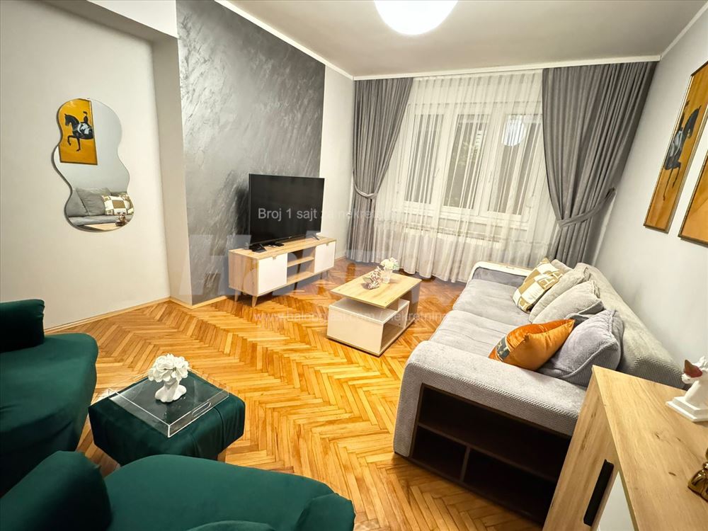 Trosoban stan  centar Admirala Geprata — 5