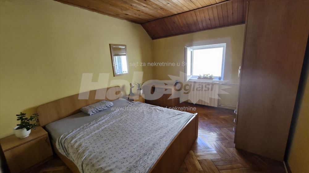 Trosoban stan dostupan od avgusta • Viber/WA — 3