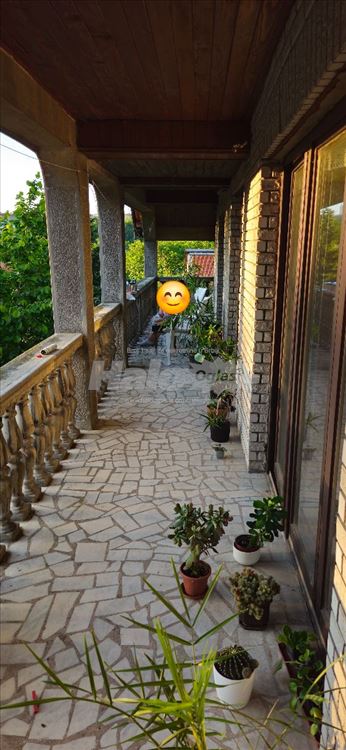 Trosoban stan dostupan od avgusta • Viber/WA — 8