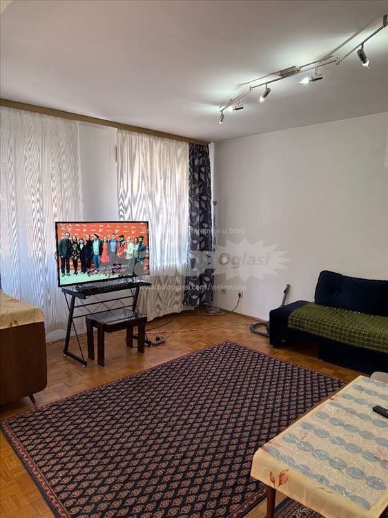 Trosoban stan, Karaburma, Stevana Hristića 80m2 — 2