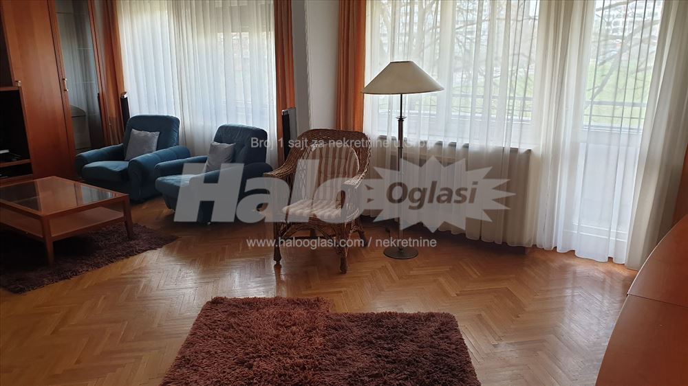 Trosoban stan kod Arene 100m2 — 2