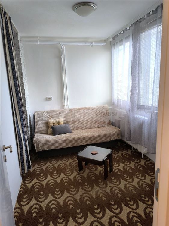 Trosoban stan kod Arene sa dvoristem 65 kvadrata — 4