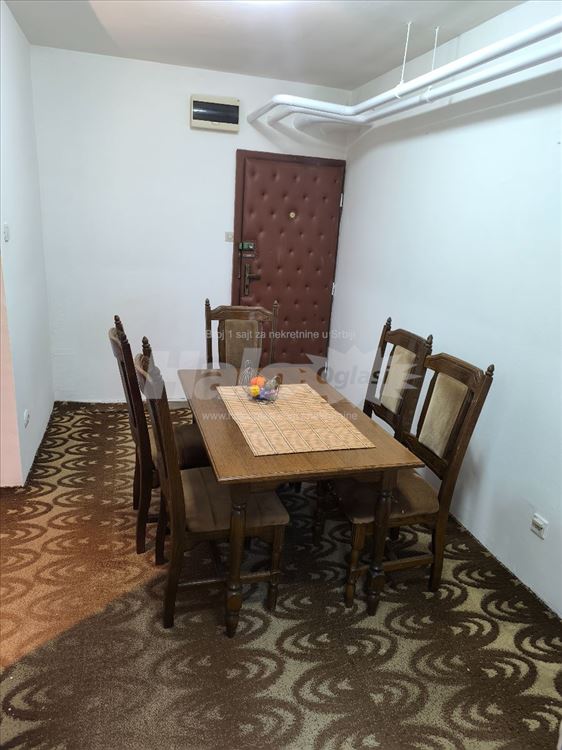 Trosoban stan kod Arene sa dvoristem 65 kvadrata — 5