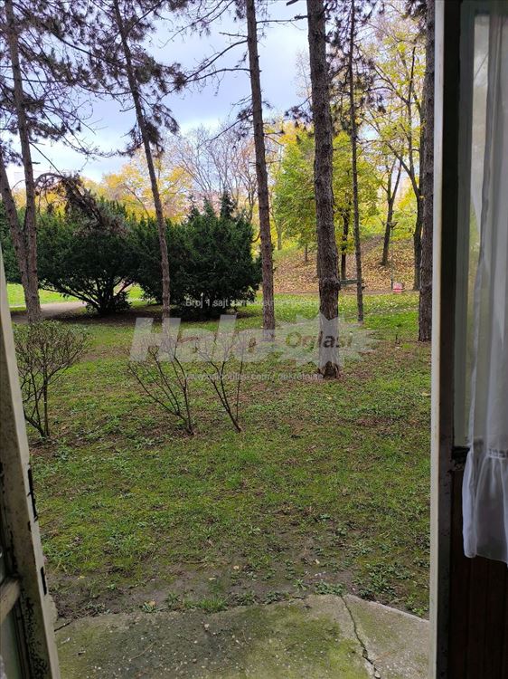 Trosoban stan kod Arene sa dvoristem 65 kvadrata — 11