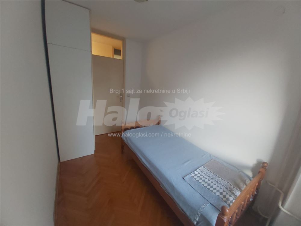 Trosoban stan kompletno renoviran — 7