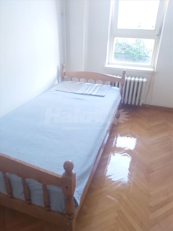 Trosoban stan kompletno renoviran — 8