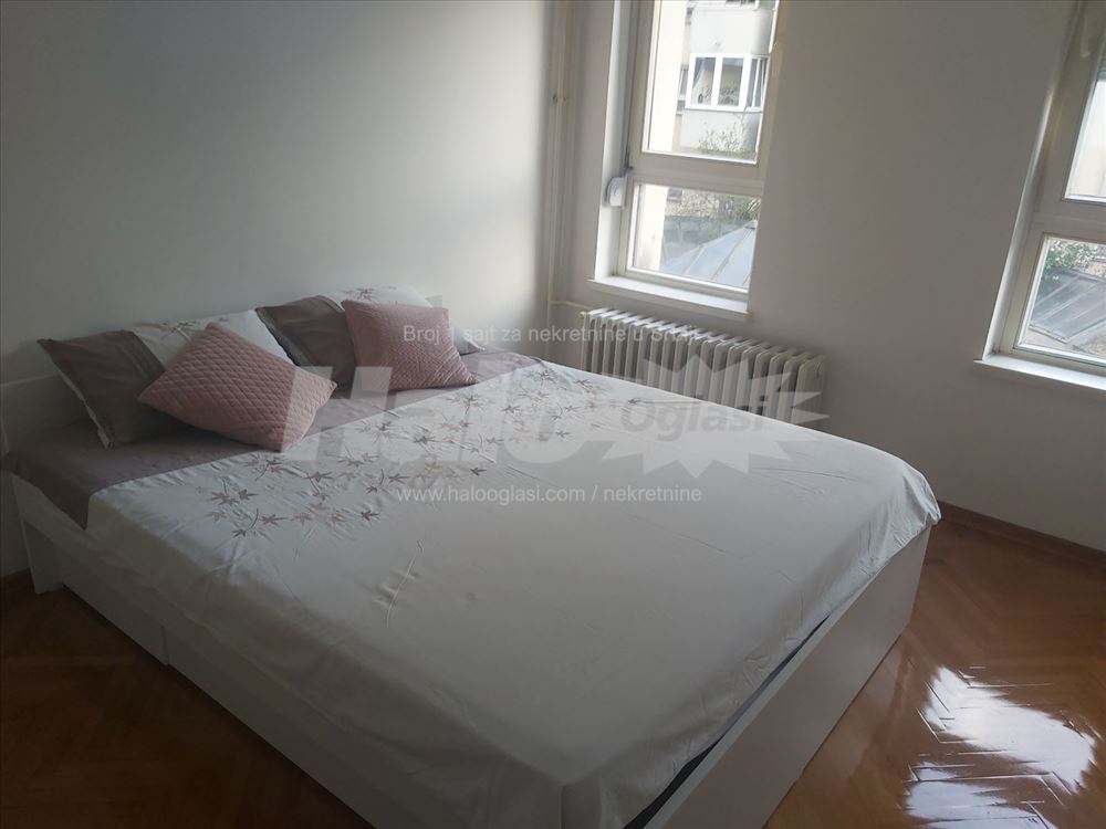 Trosoban stan kompletno renoviran — 9
