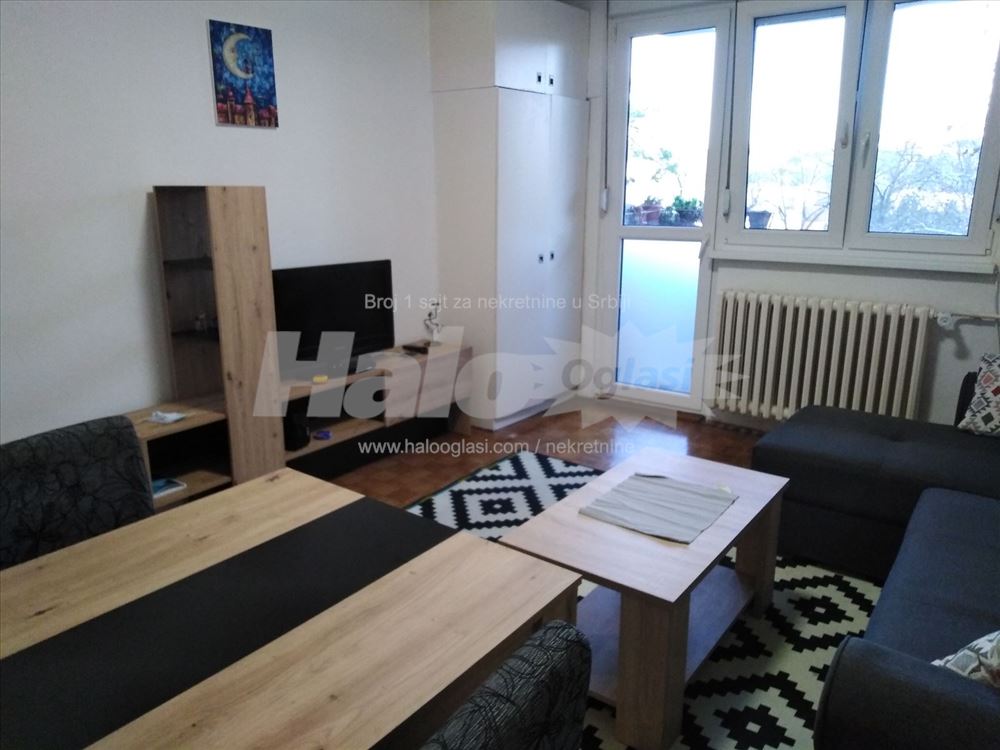Trosoban stan na Autokomandi mogu ljubimci — 2