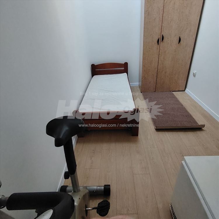 Trosoban stan na Banovom brdu kod Šumarskog — 5