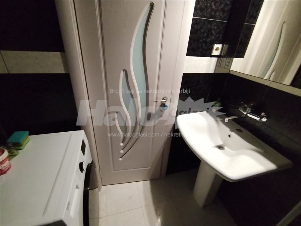 Trosoban stan na Banovom brdu kod Šumarskog — 8