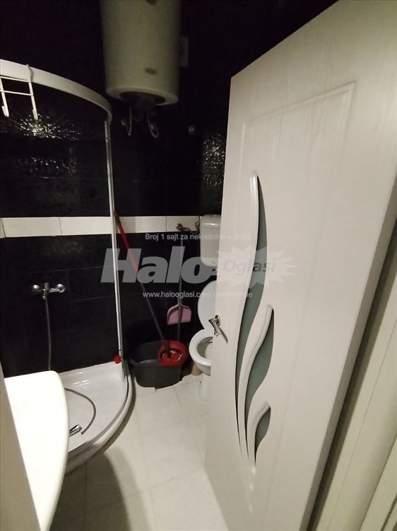 Trosoban stan na Banovom brdu kod Šumarskog — 9