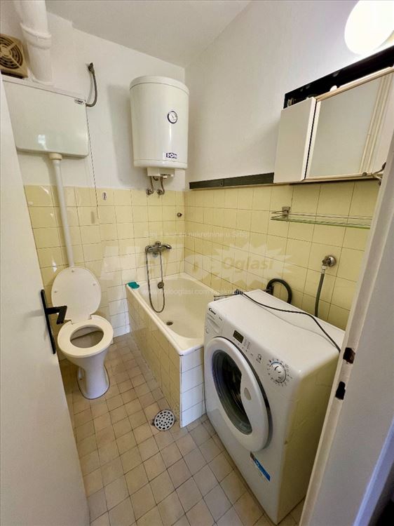 Trosoban stan na Lionu okružen zelenilom — 9