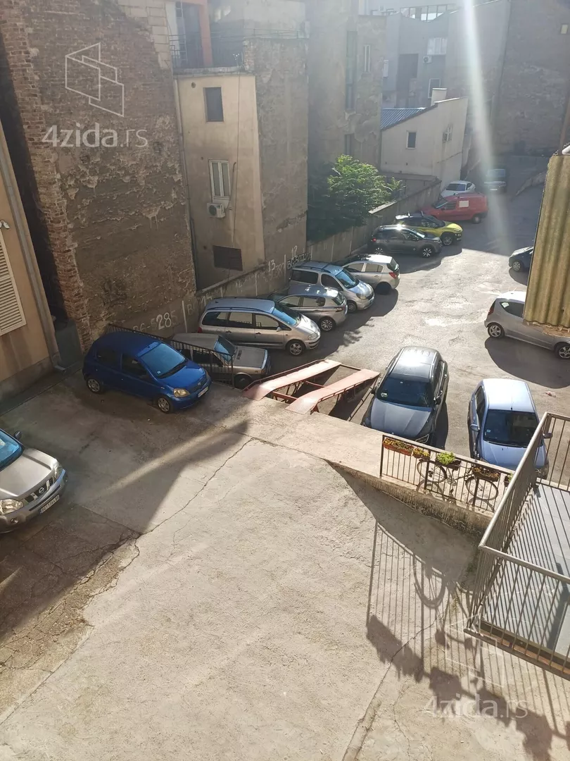 Trosoban stan na prodaju, Brankova, 350.000€, 64m² — 9