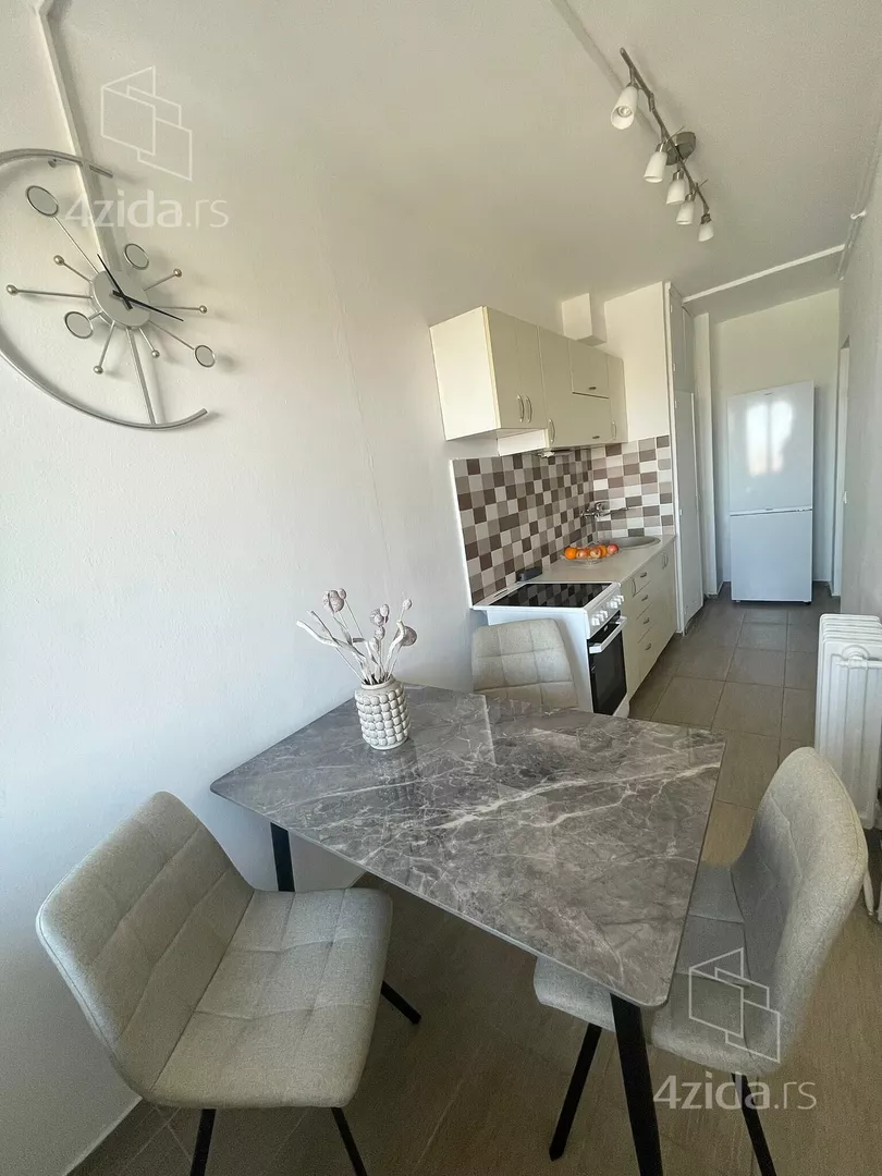 Trosoban stan na prodaju, Bulevar Mihajla Pupina 205, 215.000€, 61m² — 8