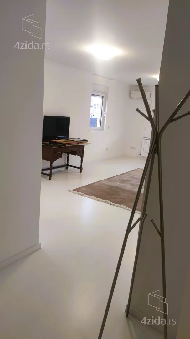 Trosoban stan na prodaju, Bulevar Oslobođenja 241, 290.000€, 84m² — 5