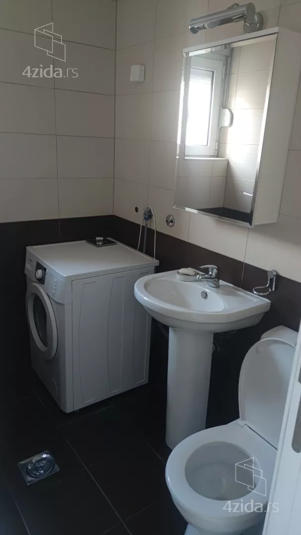 Trosoban stan na prodaju, Bulevar Oslobođenja 241, 290.000€, 84m² — 11