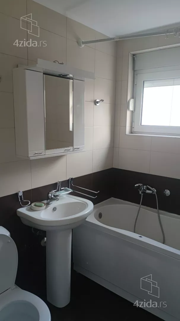 Trosoban stan na prodaju, Bulevar Oslobođenja 241, 290.000€, 84m² — 12