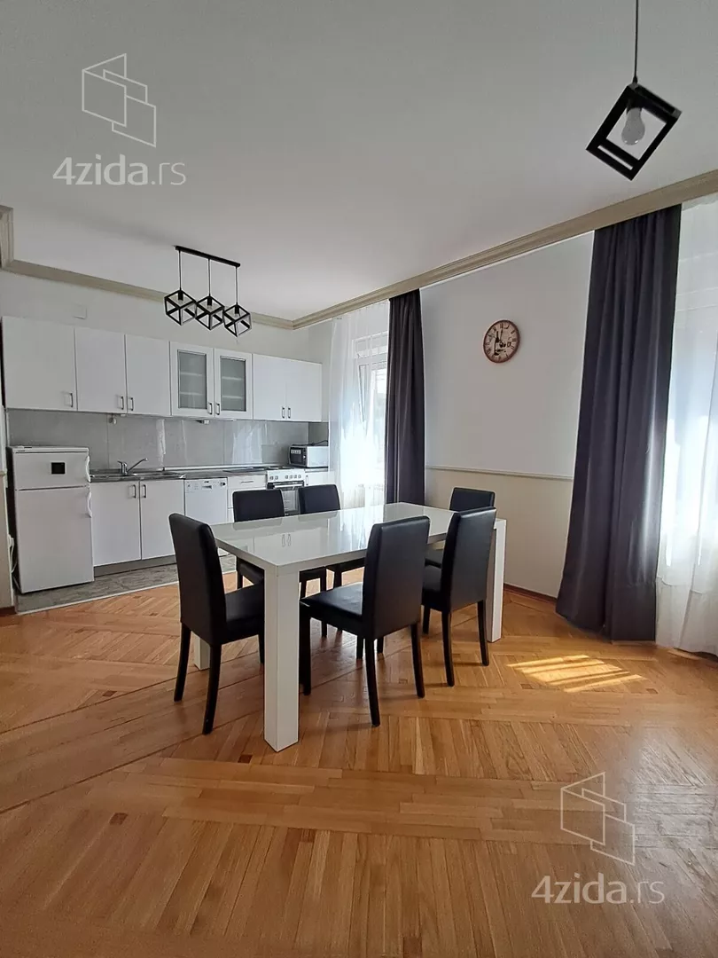 Trosoban stan na prodaju, Hram Svetog Save, 305.000€, 79m² — 2