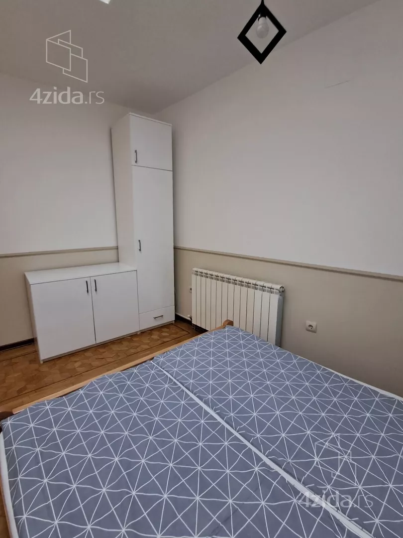 Trosoban stan na prodaju, Hram Svetog Save, 305.000€, 79m² — 11