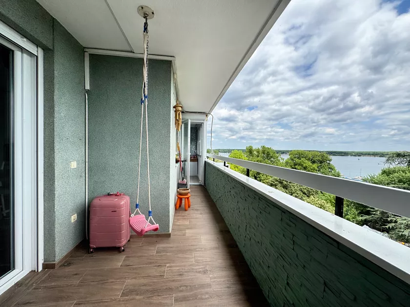 Trosoban stan na prodaju, Kej Oslobođenja 7, 349.000€, 70m² — 5