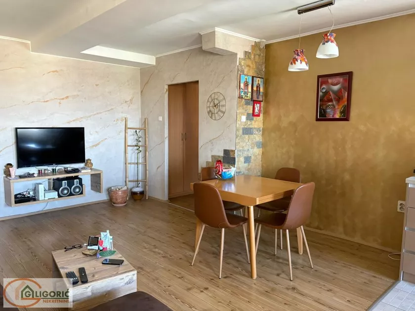 Trosoban stan na prodaju, Medakovićeva 92, 123.000€, 60m² — 3