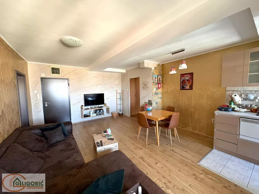 Trosoban stan na prodaju, Medakovićeva 92, 123.000€, 60m² — 4