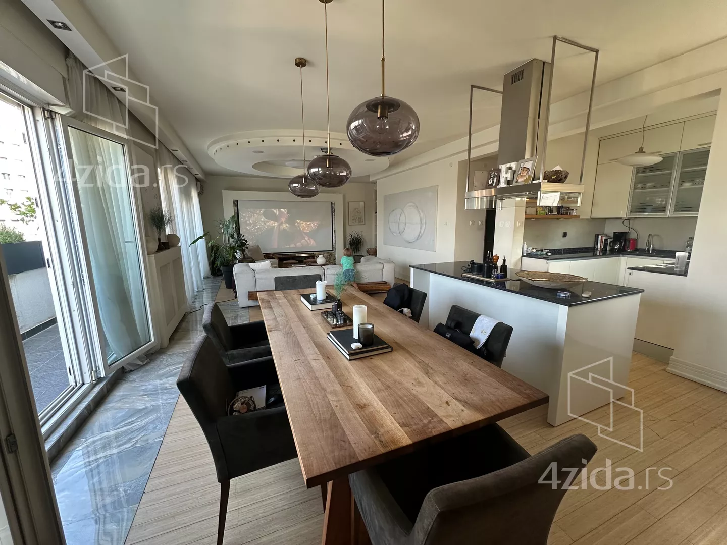 Trosoban stan na prodaju, Miće Popovića 11, 790.000€, 157m² — 2