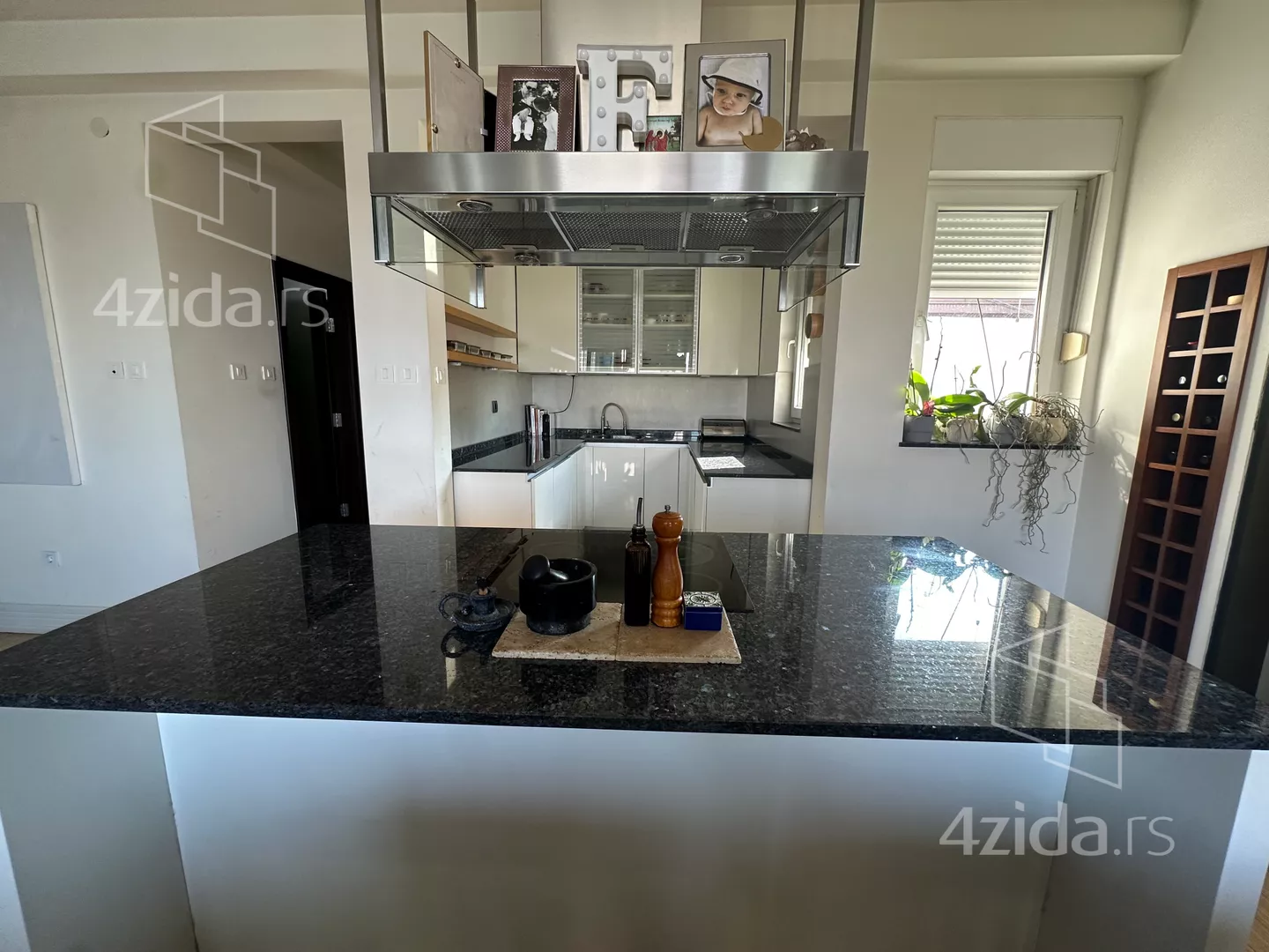 Trosoban stan na prodaju, Miće Popovića 11, 790.000€, 157m² — 4