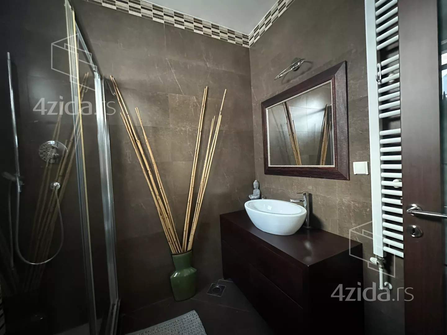 Trosoban stan na prodaju, Miće Popovića 11, 790.000€, 157m² — 10