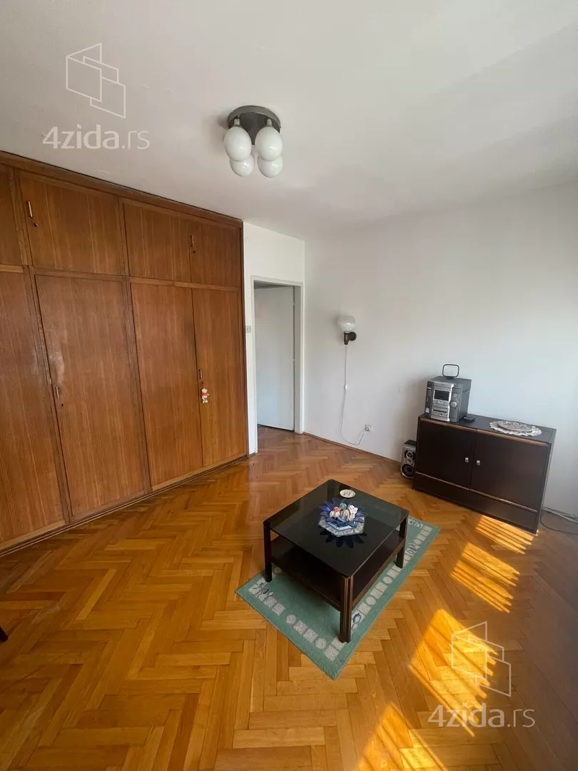 Trosoban stan na prodaju, Mileševska 11, 320.000€, 84m² — 8