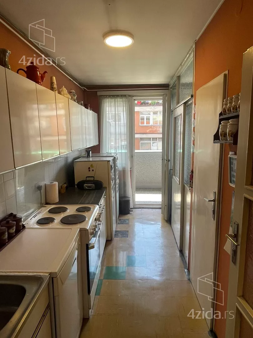 Trosoban stan na prodaju, Mileševska 11, 320.000€, 84m² — 12