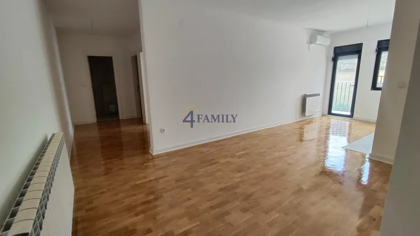Trosoban stan na prodaju, Milice Rakić 6, 192.700€, 82m² — 2